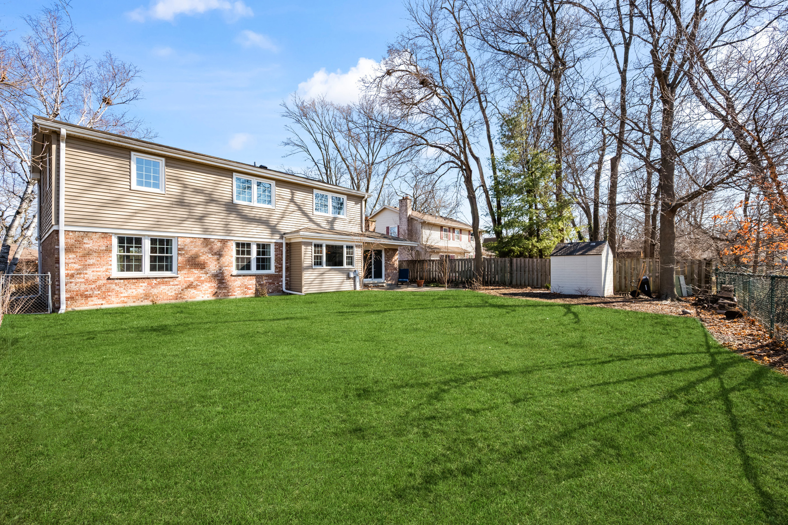 1320 N Douglas Avenue, Arlington Heights, IL 60004