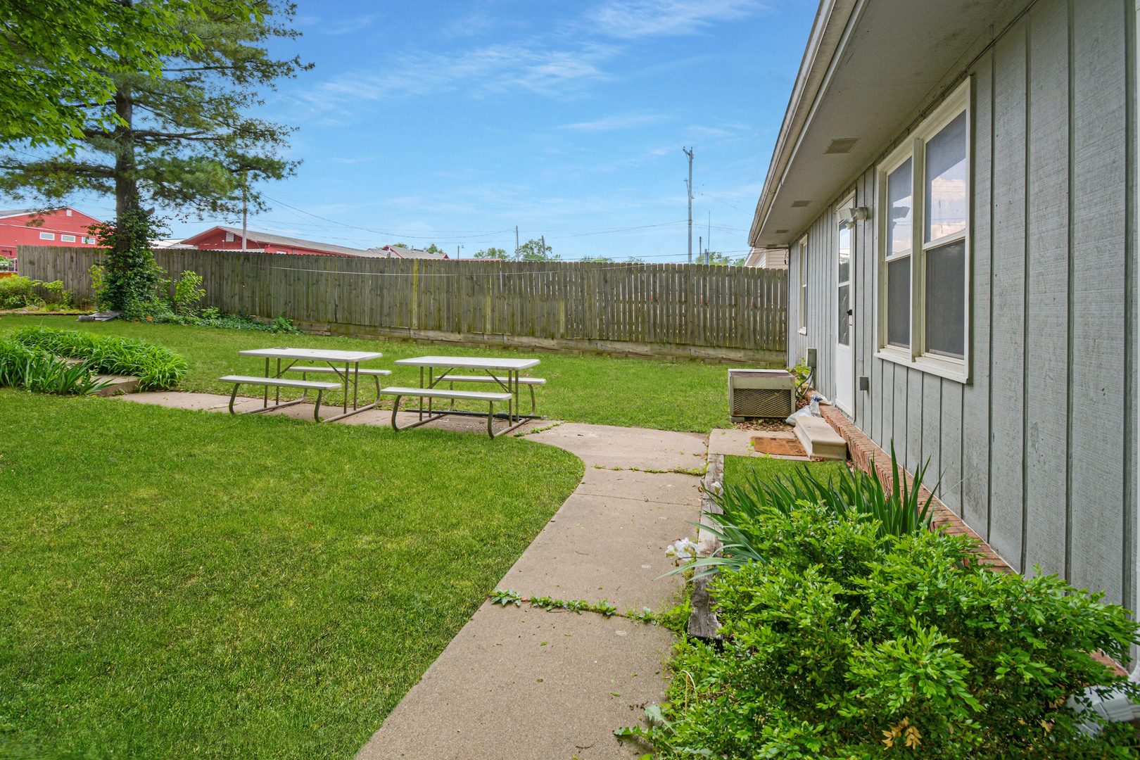 107 E Division Street, Bloomington, IL 61701