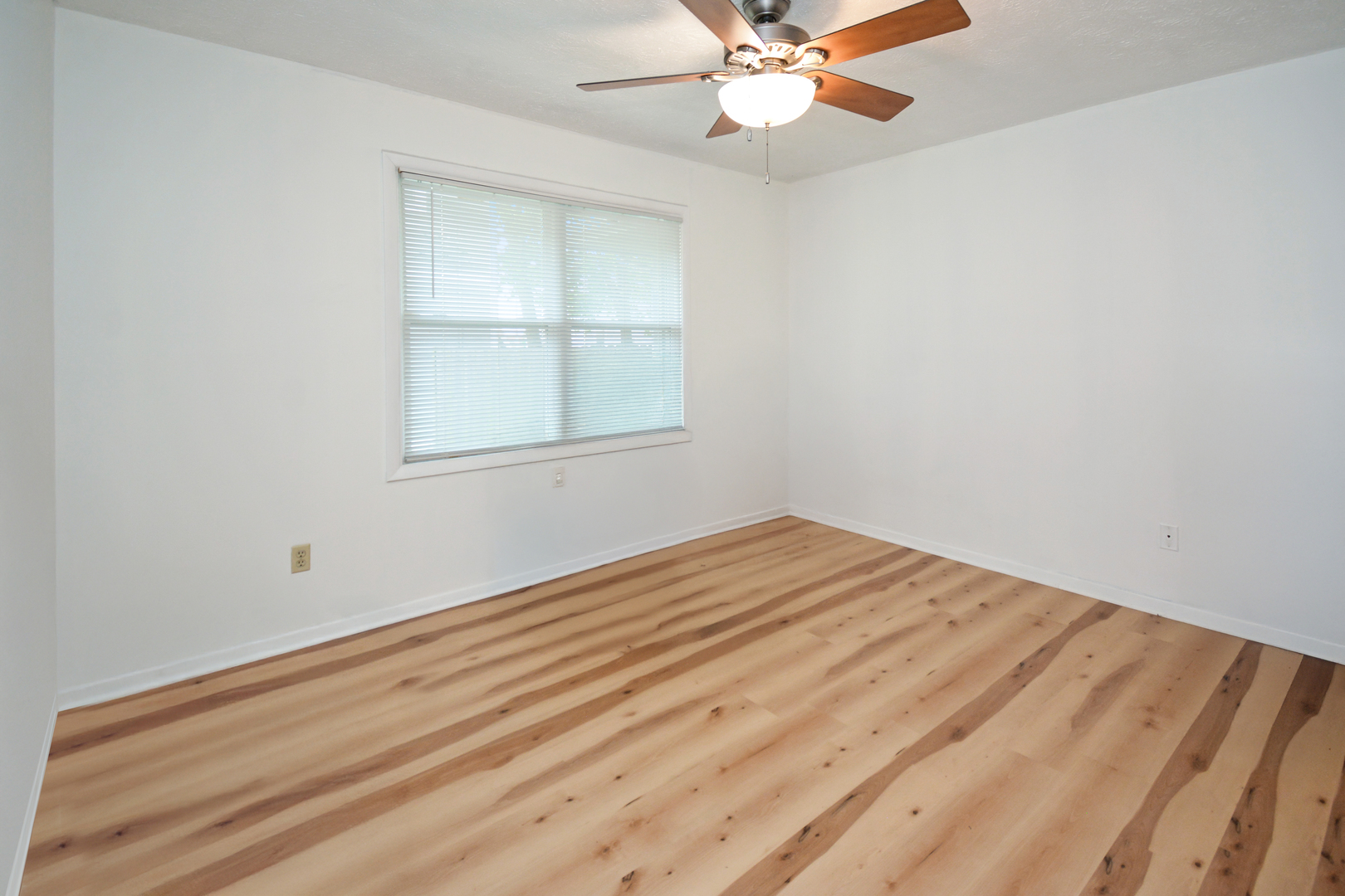 107 E Division Street, Bloomington, IL 61701