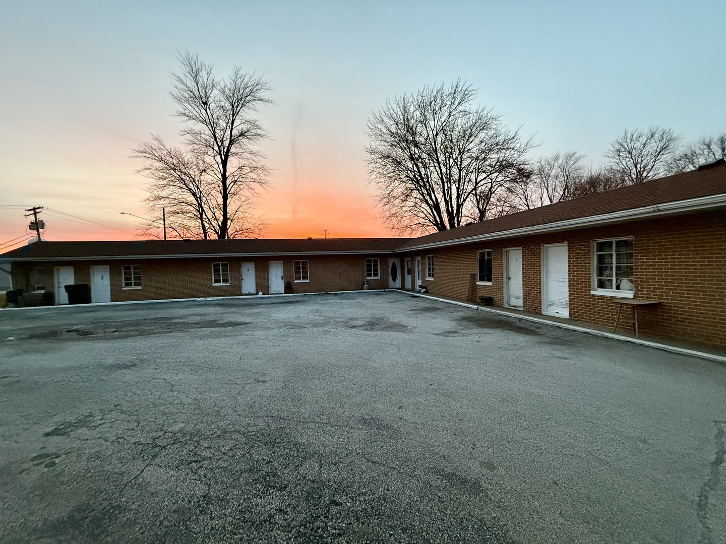 901 State Route 10 West, Clinton, IL 61727