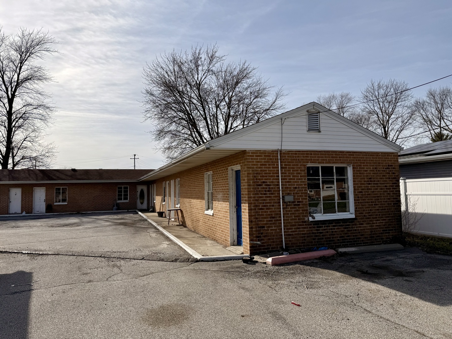 901 State Route 10 West, Clinton, IL 61727