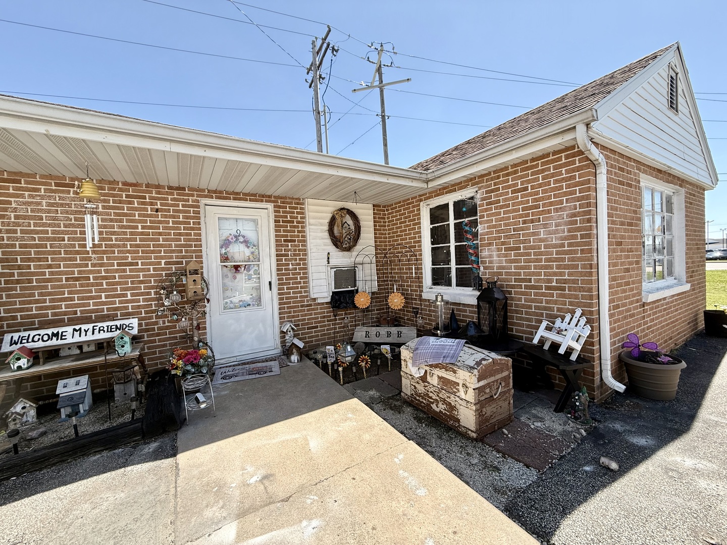 901 State Route 10 West, Clinton, IL 61727