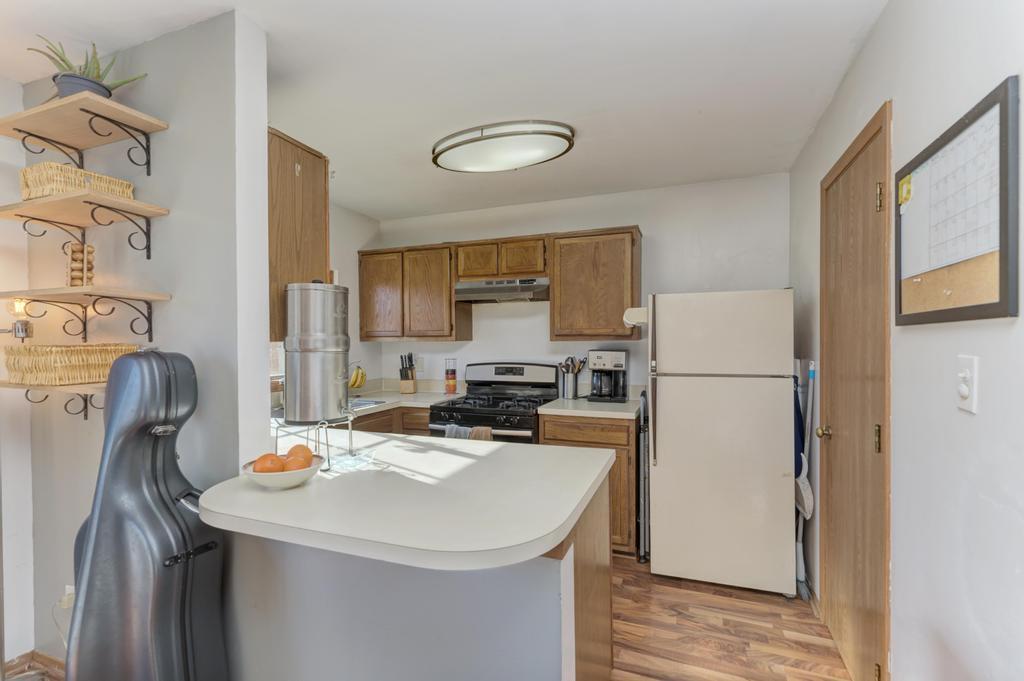 7583 WATERFORD Drive #7583, Hanover Park, IL 60133