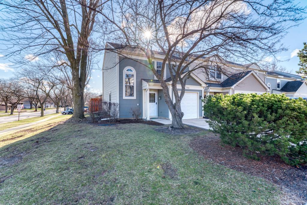 7583 WATERFORD Drive #7583, Hanover Park, IL 60133