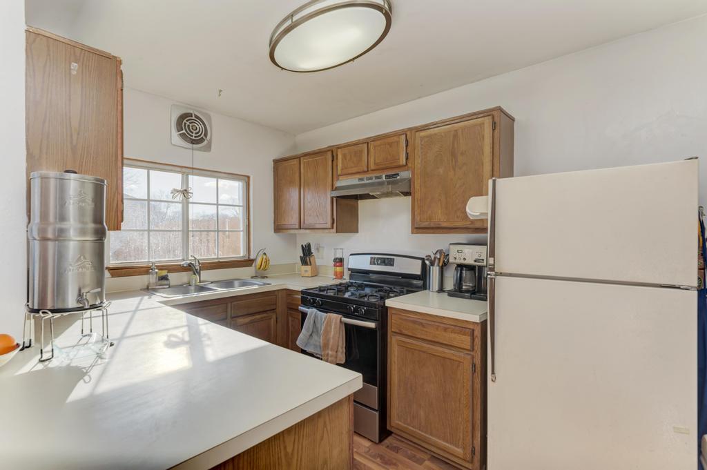 7583 WATERFORD Drive #7583, Hanover Park, IL 60133