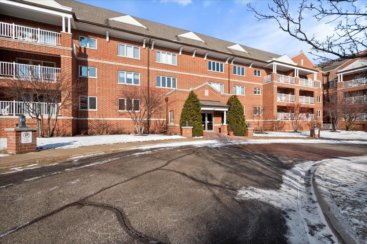 400 S Northwest Highway #301B, Park Ridge, IL 60068