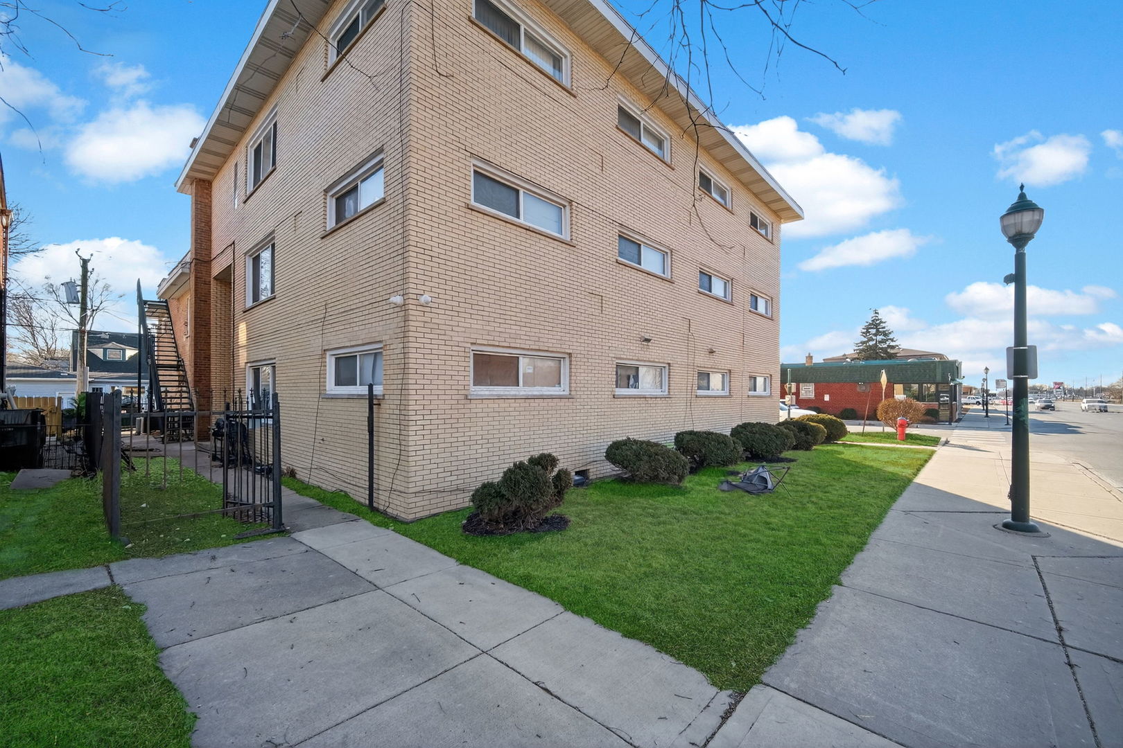 8701 S SACRAMENTO Avenue #2SE, Evergreen Park, IL 60805