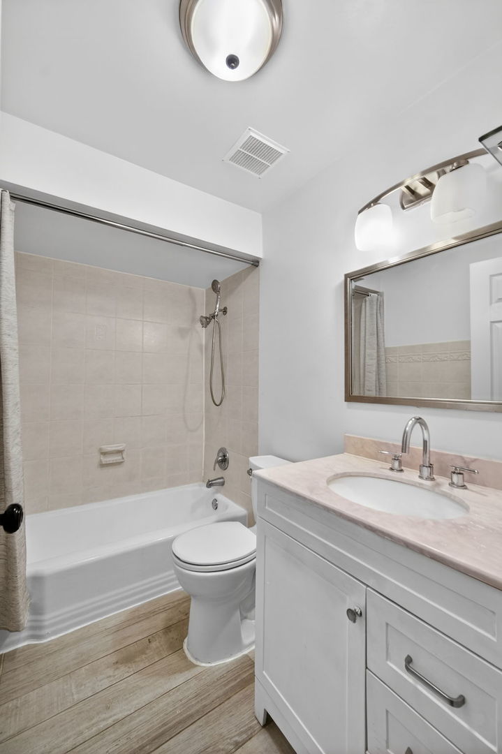 8701 S SACRAMENTO Avenue #2SE, Evergreen Park, IL 60805