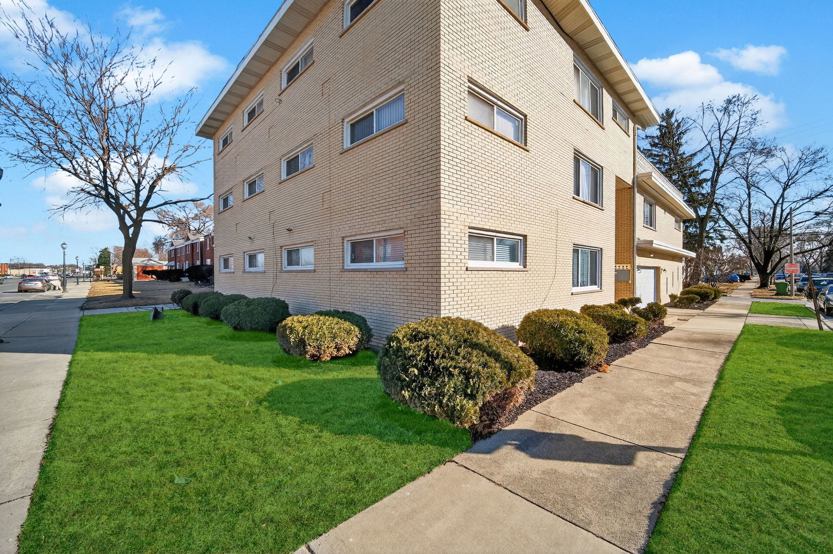 8701 S SACRAMENTO Avenue #2SE, Evergreen Park, IL 60805