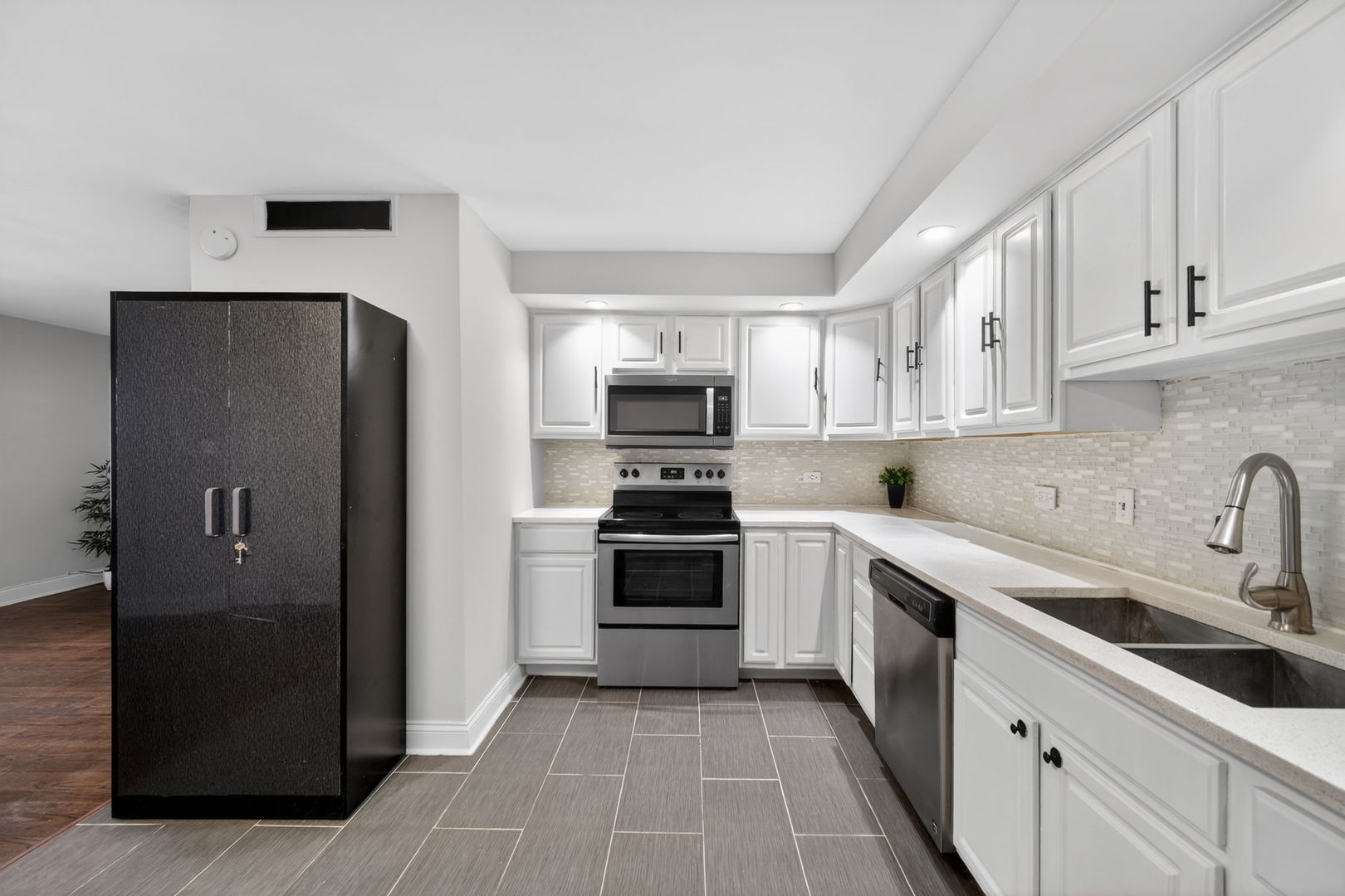 8701 S SACRAMENTO Avenue #2SE, Evergreen Park, IL 60805