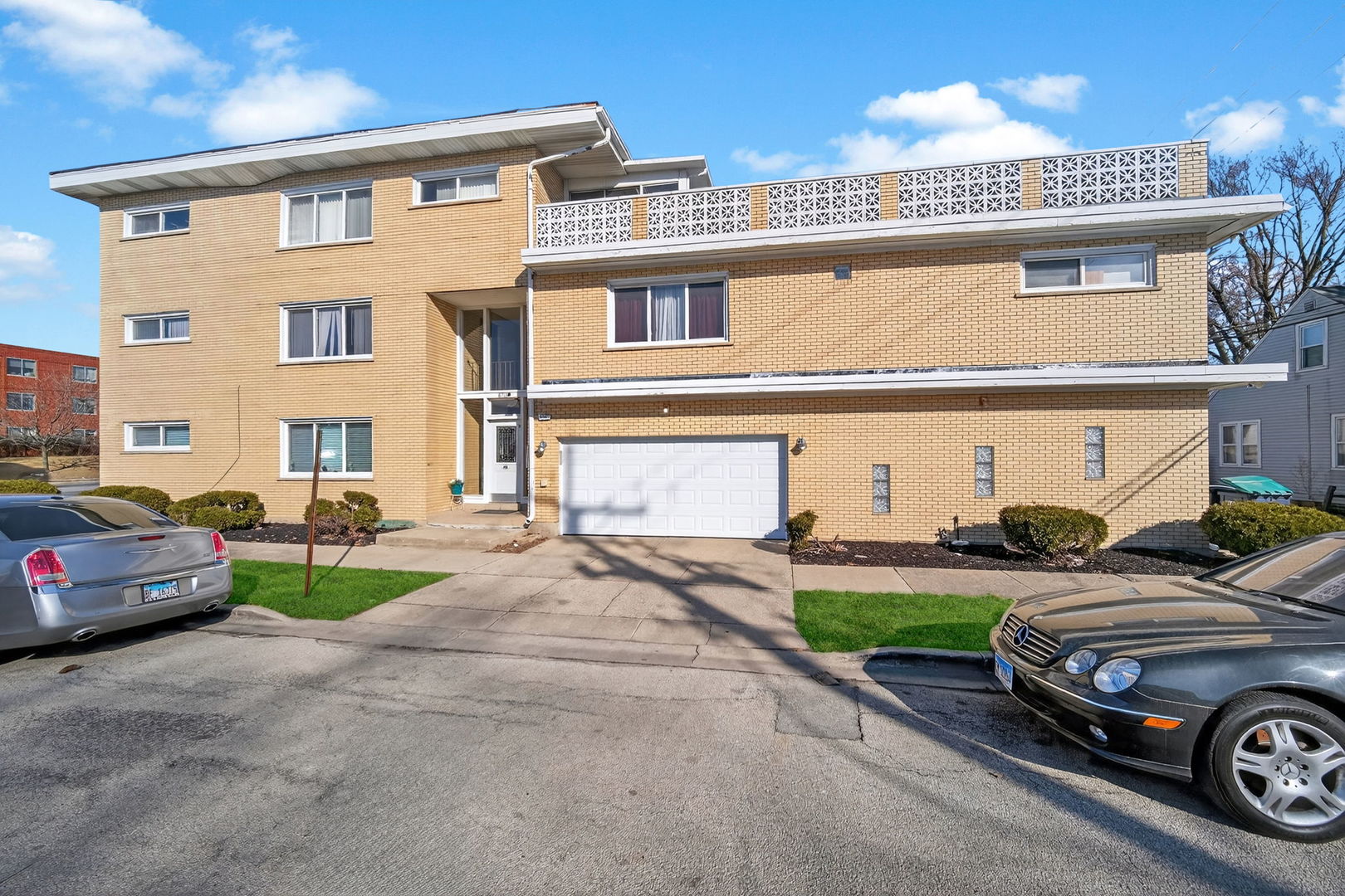8701 S SACRAMENTO Avenue #2SE, Evergreen Park, IL 60805