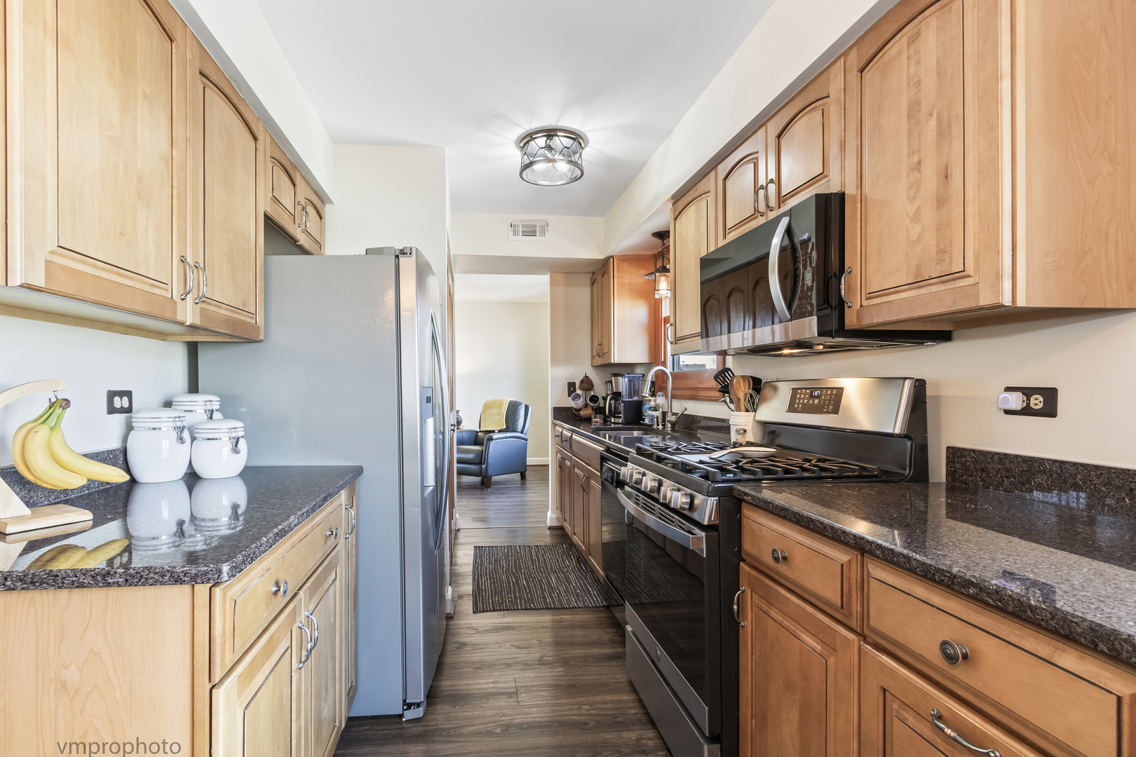 832 Kansas Street, Carol Stream, IL 60188