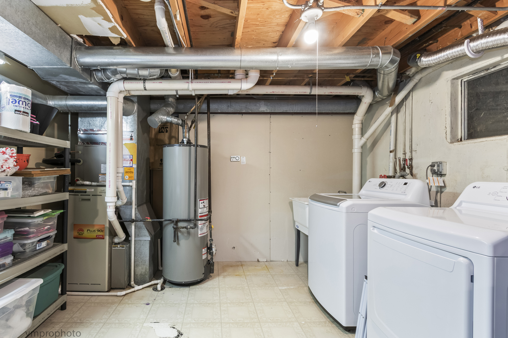 832 Kansas Street, Carol Stream, IL 60188