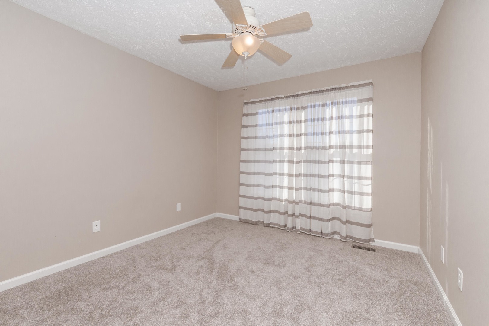 3304 Barrington Road, Bloomington, IL 61704