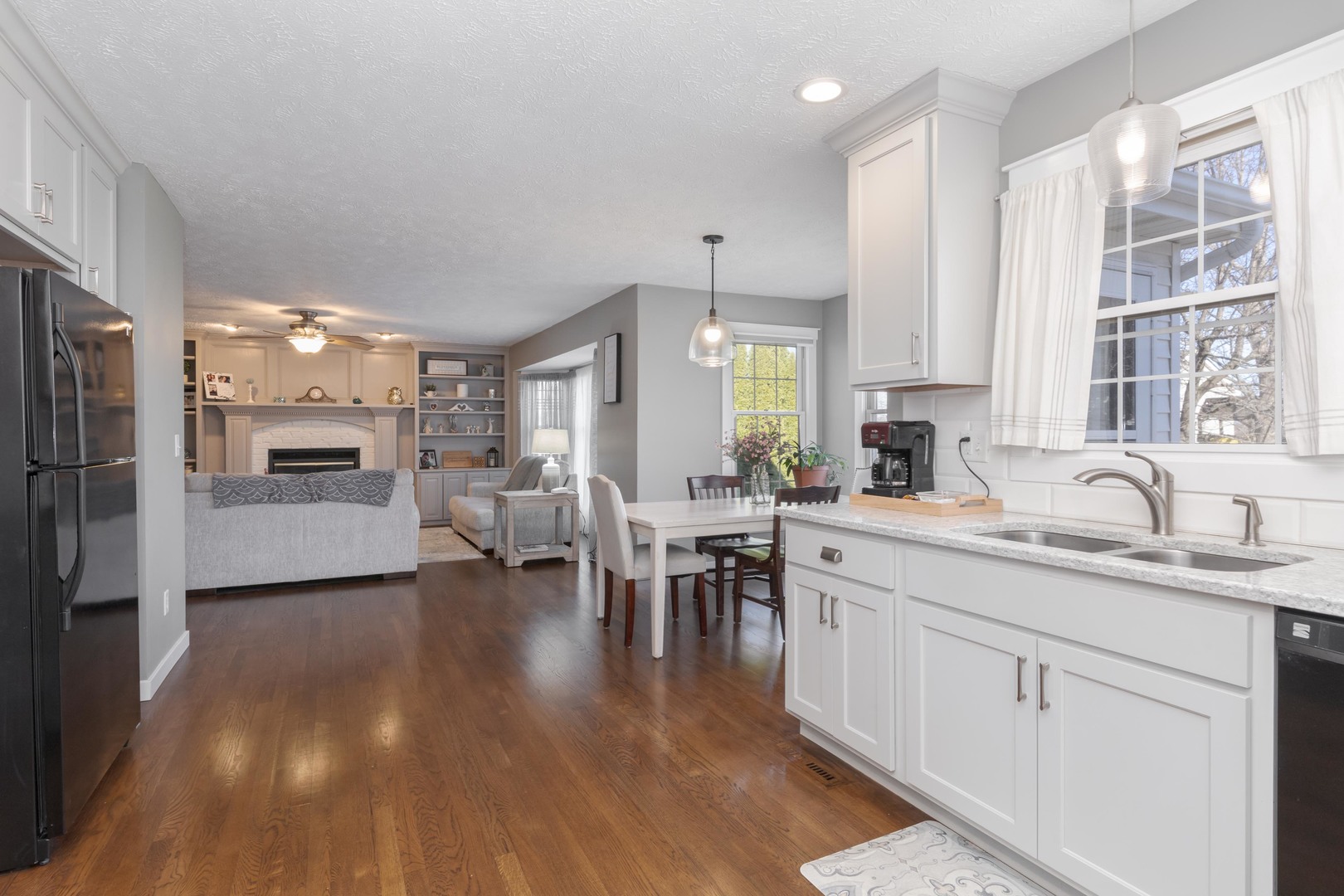 3304 Barrington Road, Bloomington, IL 61704