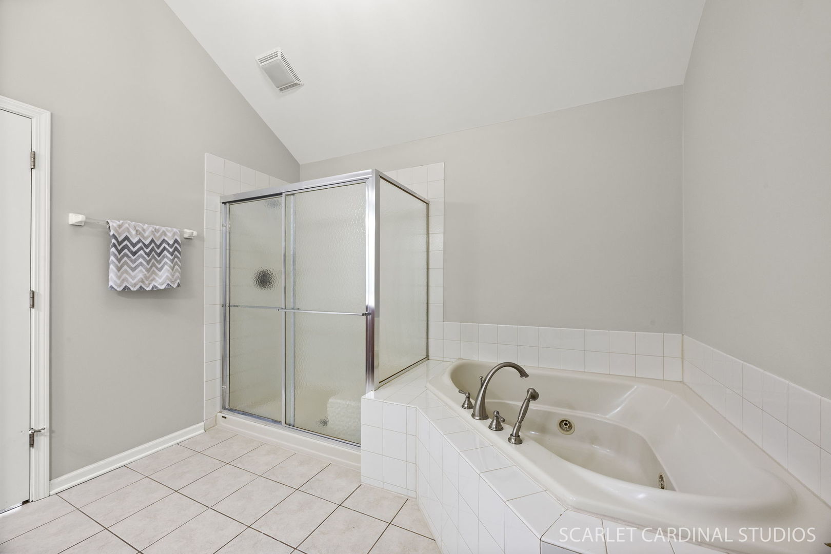 208 Amherst Court, Oswego, IL 60543