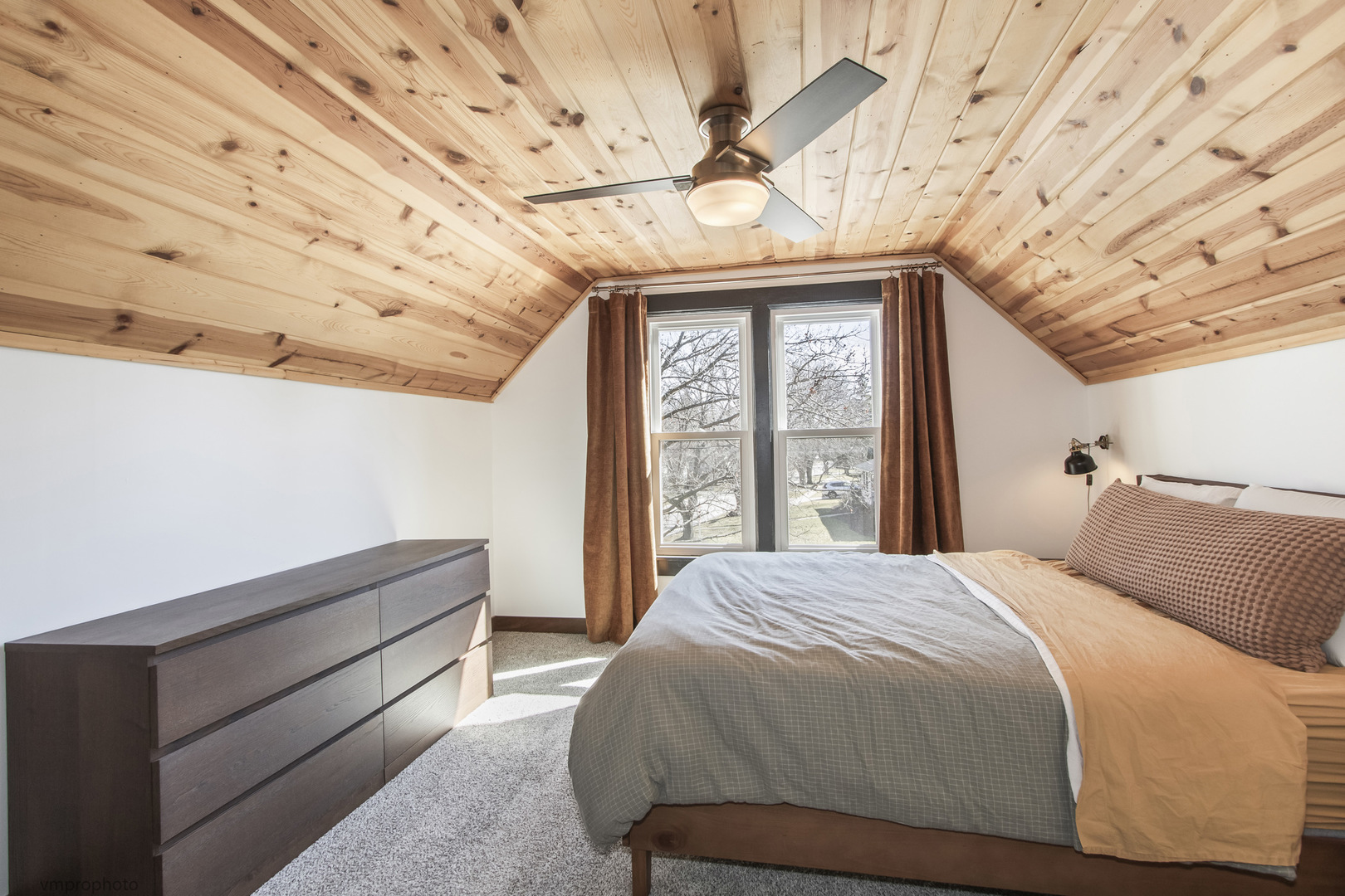 632 ILLINOIS Street, Geneva, IL 60134