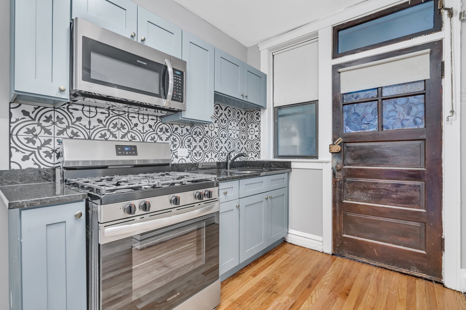 321 W Calendar Avenue #1E, La Grange, IL 60525