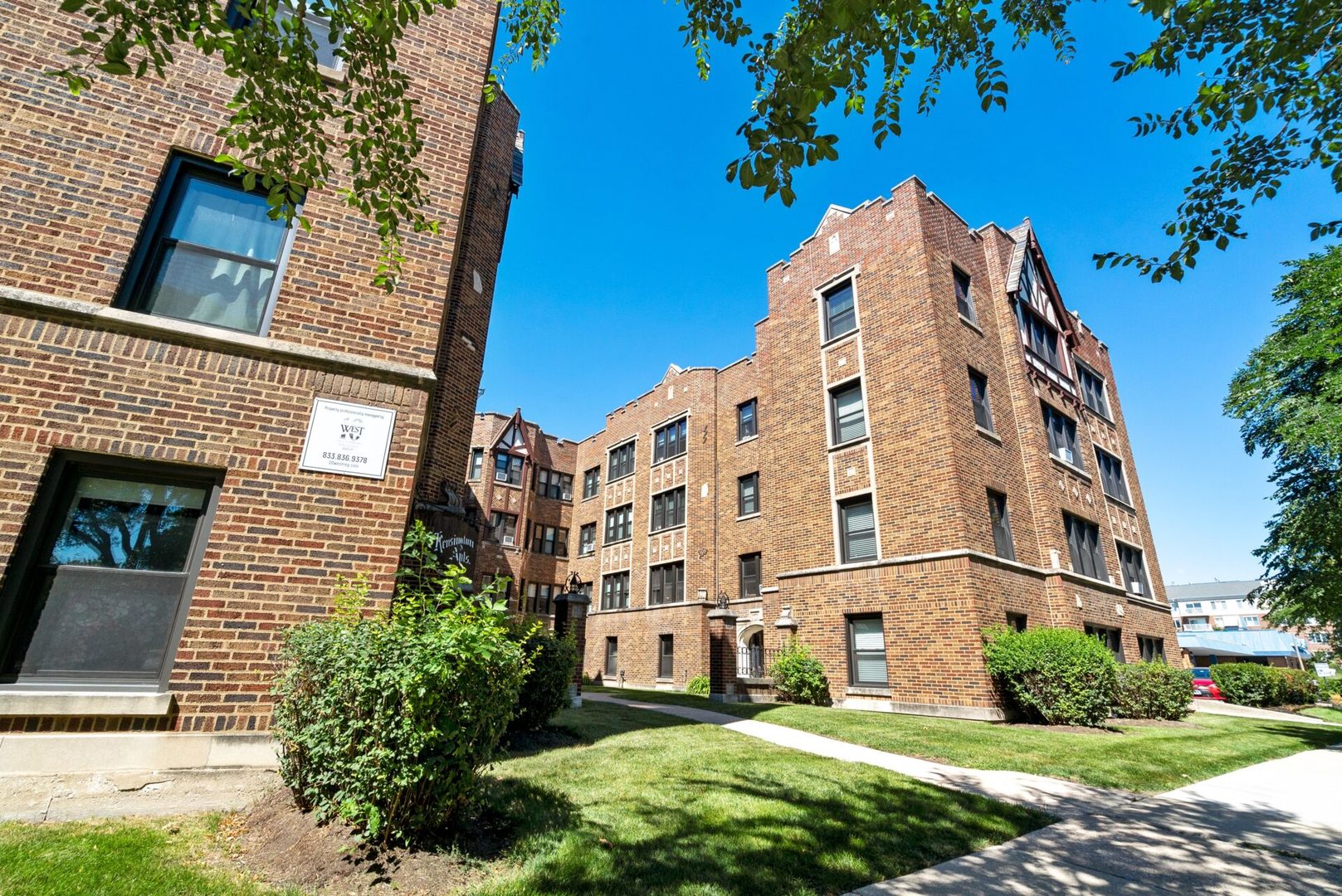 321 W Calendar Avenue #1E, La Grange, IL 60525