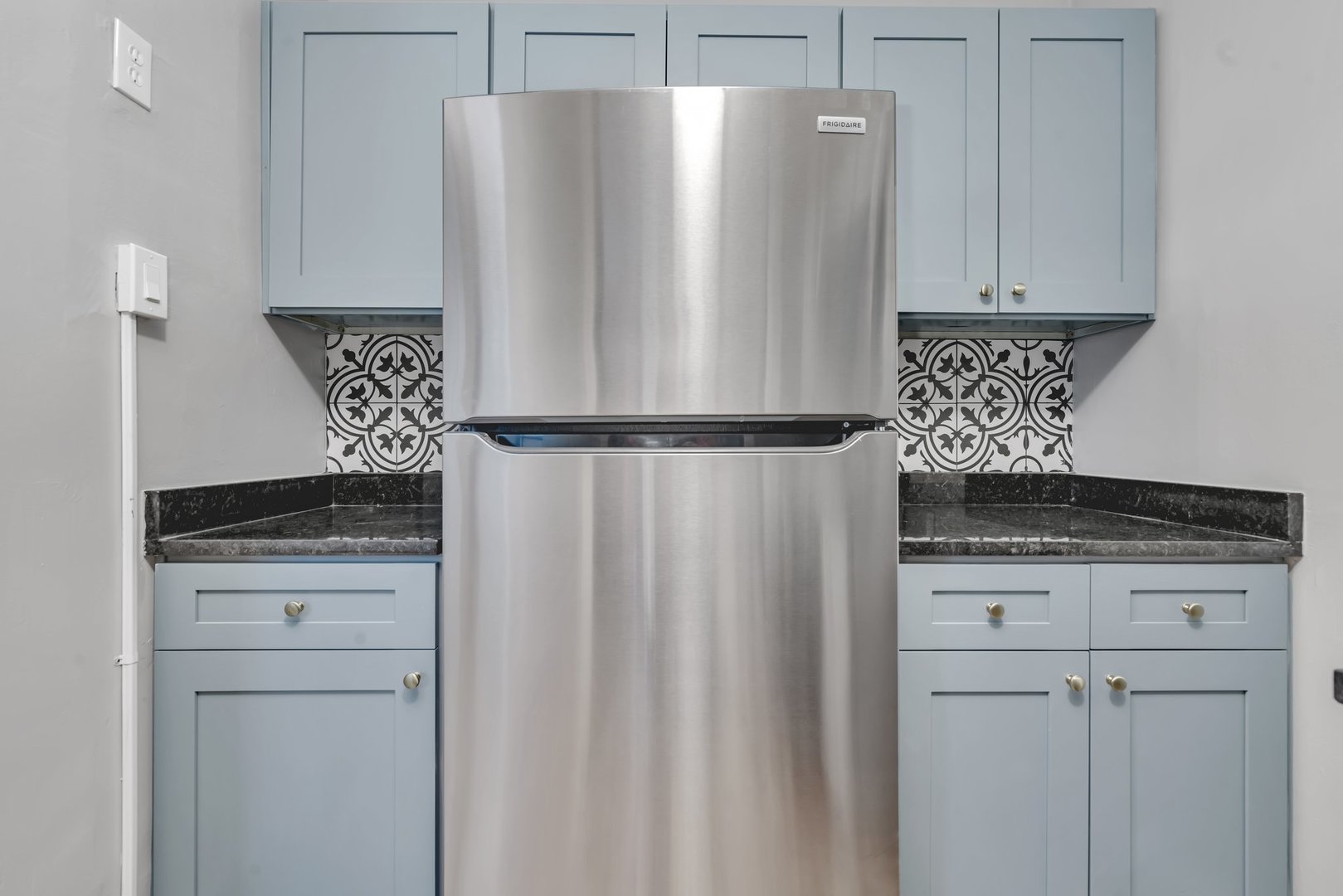 321 W Calendar Avenue #1E, La Grange, IL 60525