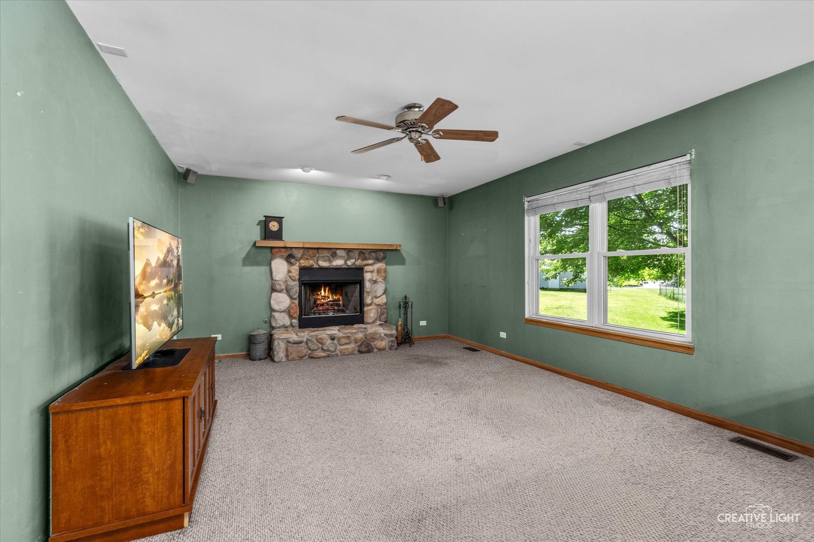 158 Edgewater Lane, Sugar Grove, IL 60554