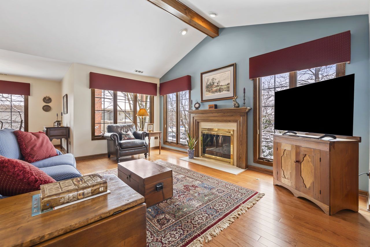 219 Village Drive #219, Mount Prospect, IL 60056