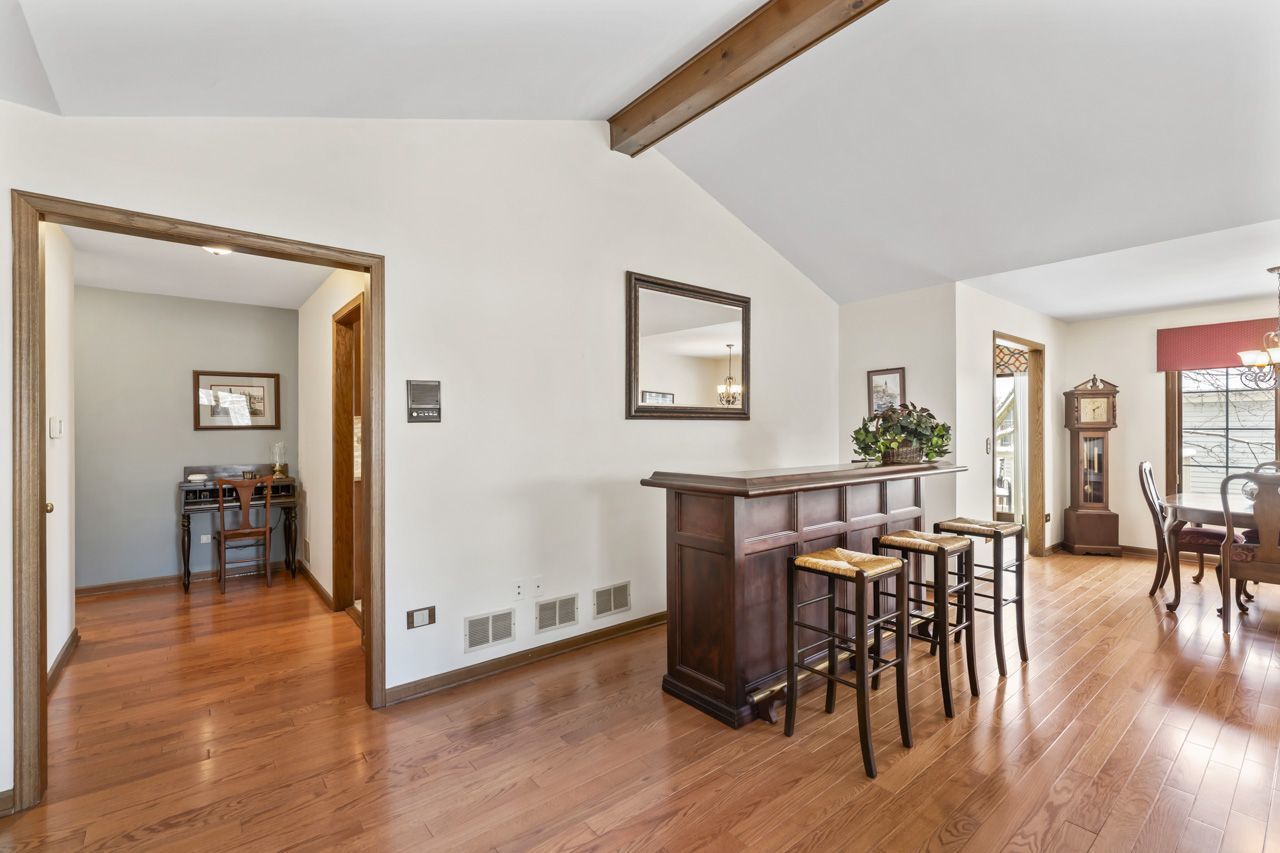 219 Village Drive #219, Mount Prospect, IL 60056