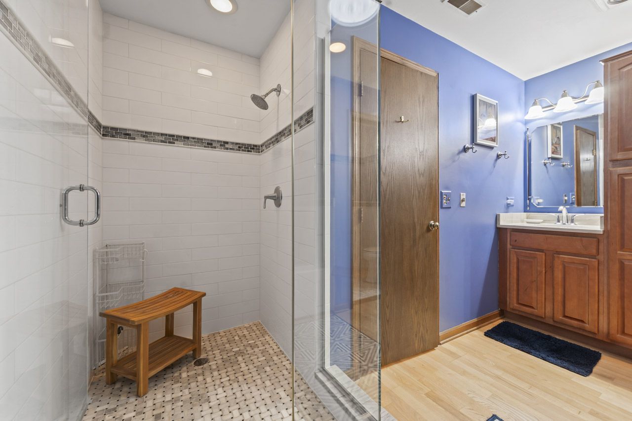 219 Village Drive #219, Mount Prospect, IL 60056