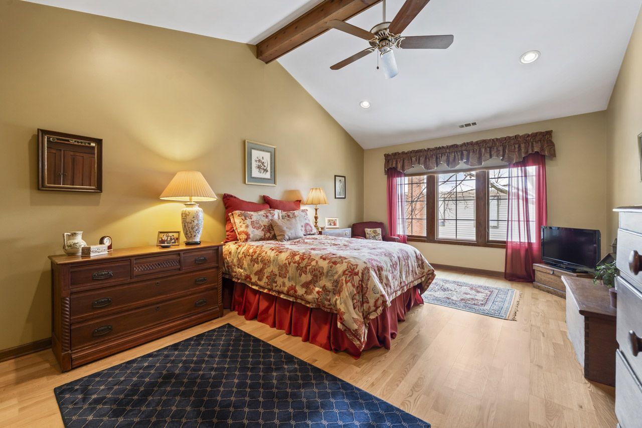 219 Village Drive #219, Mount Prospect, IL 60056