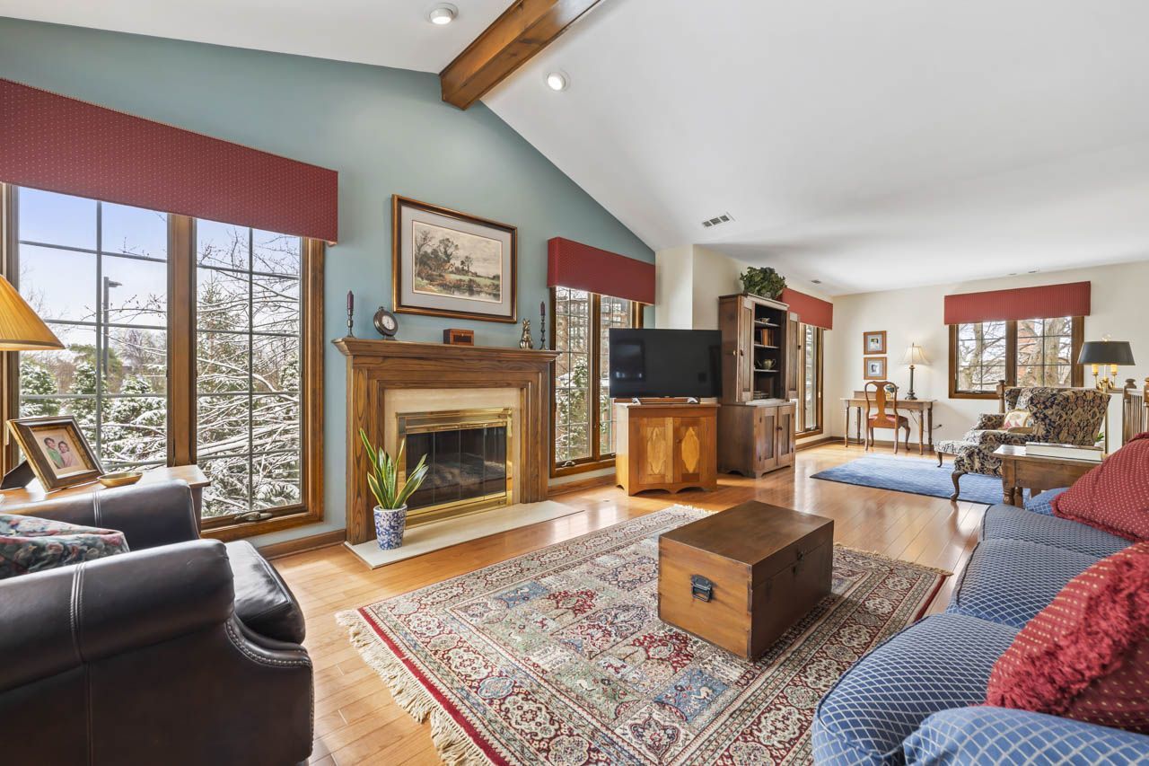 219 Village Drive #219, Mount Prospect, IL 60056