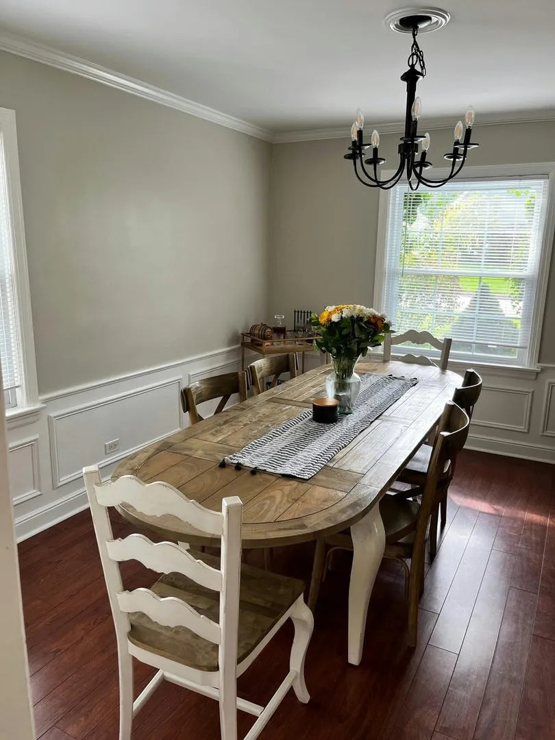 203 E Oak Avenue, Wheaton, IL 60187