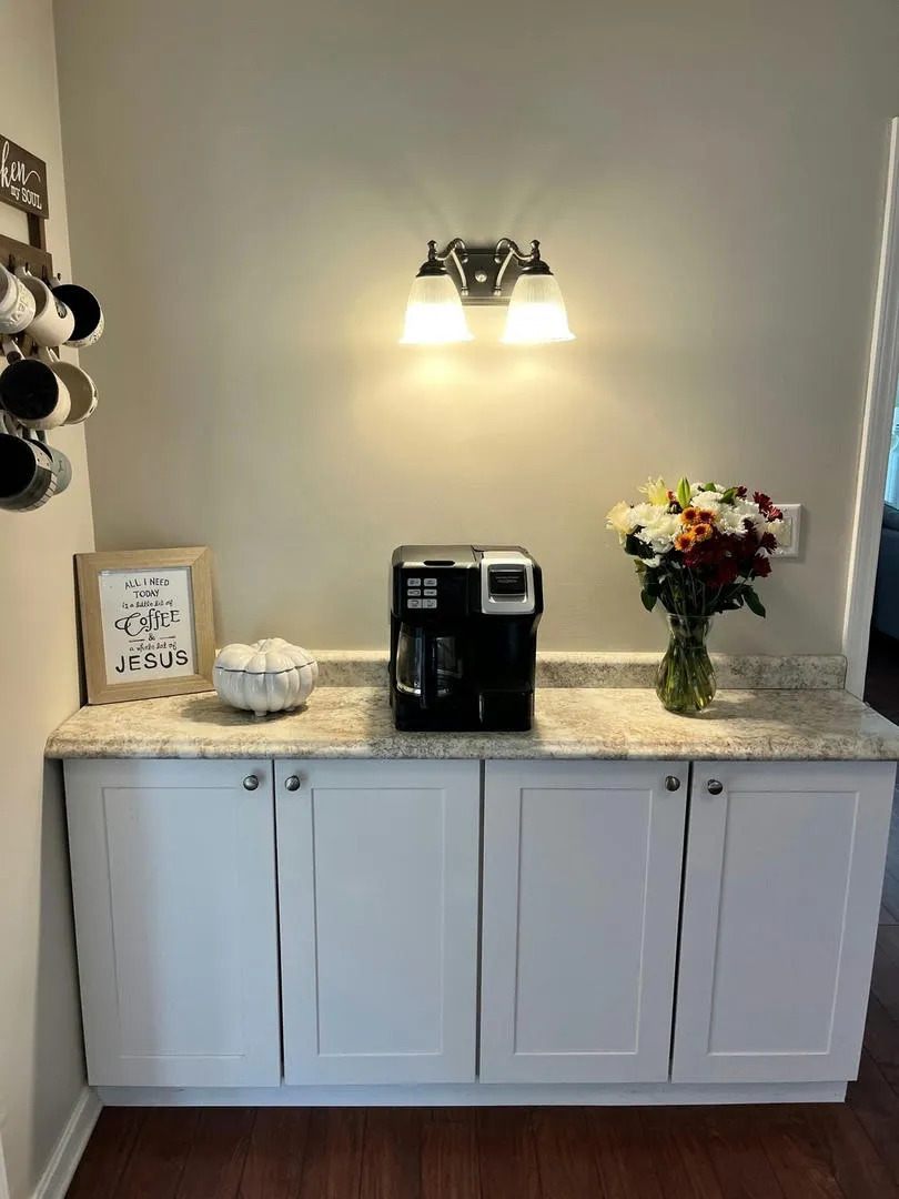 203 E Oak Avenue, Wheaton, IL 60187