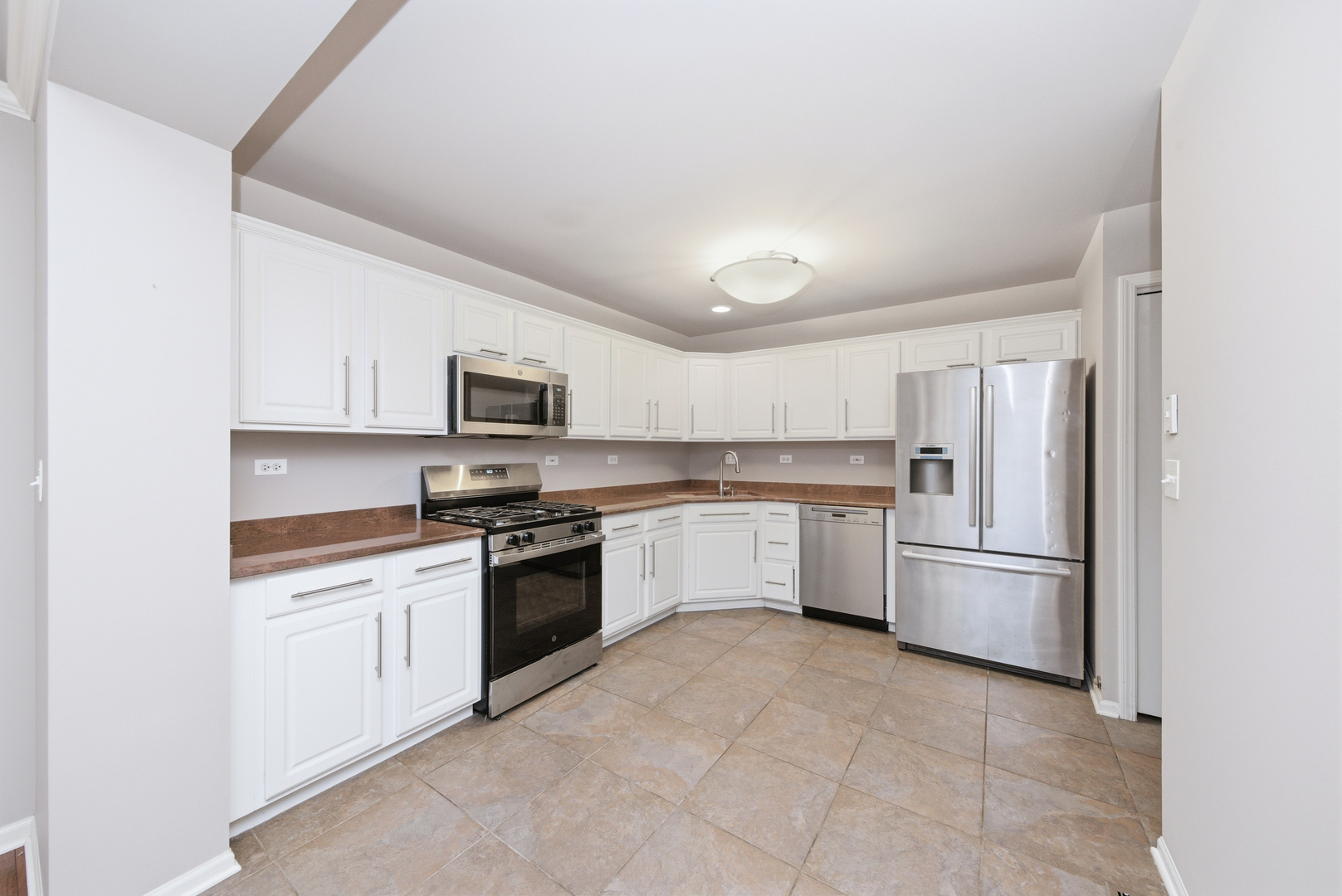 2376 FOXMOOR Lane, Aurora, IL 60502