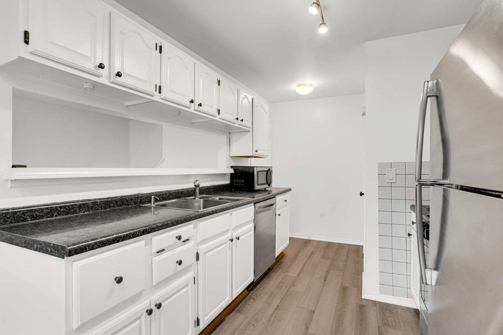 1120 Mount Vernon Court #C, Wheaton, IL 60189