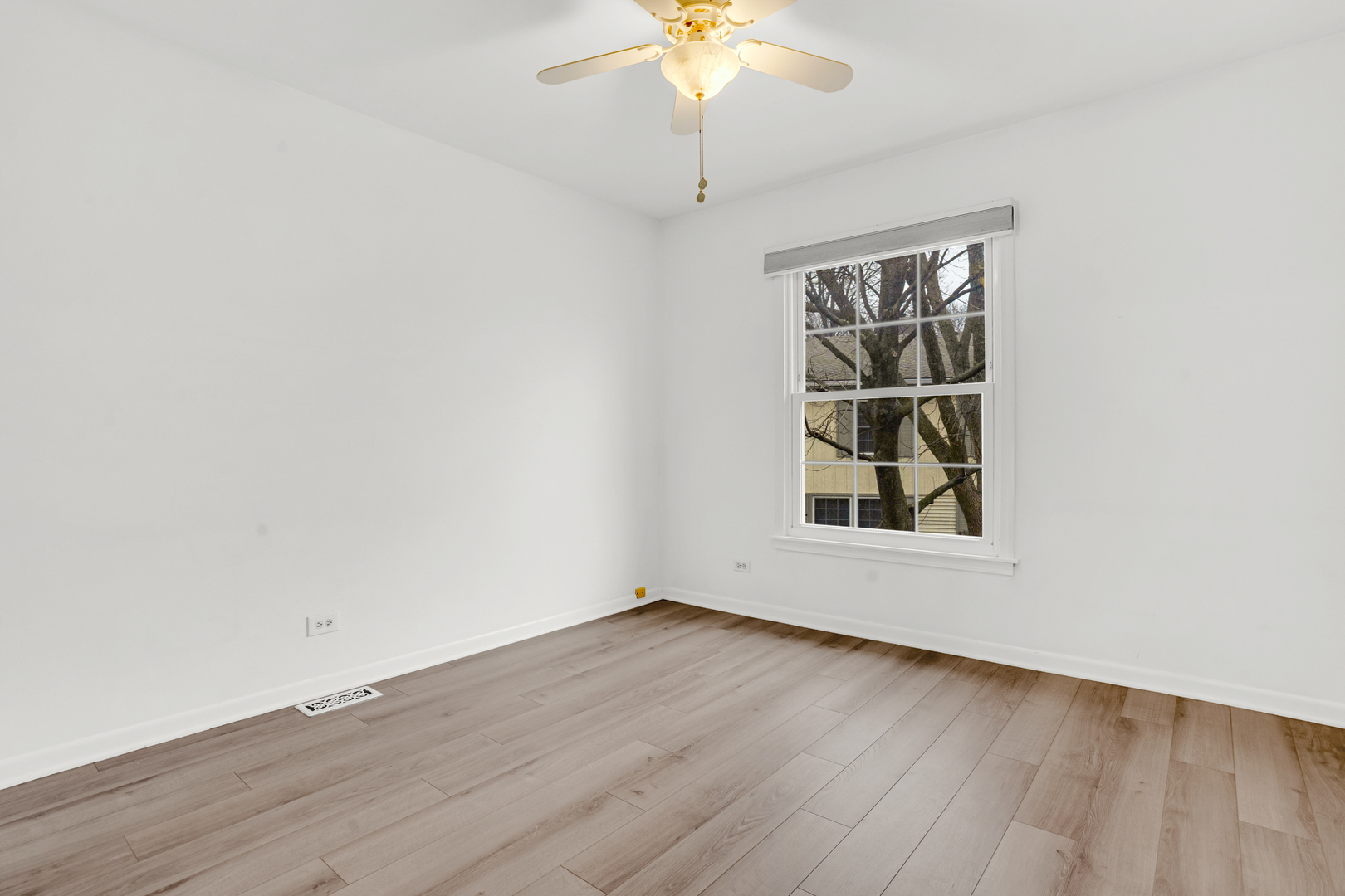 1120 Mount Vernon Court #C, Wheaton, IL 60189