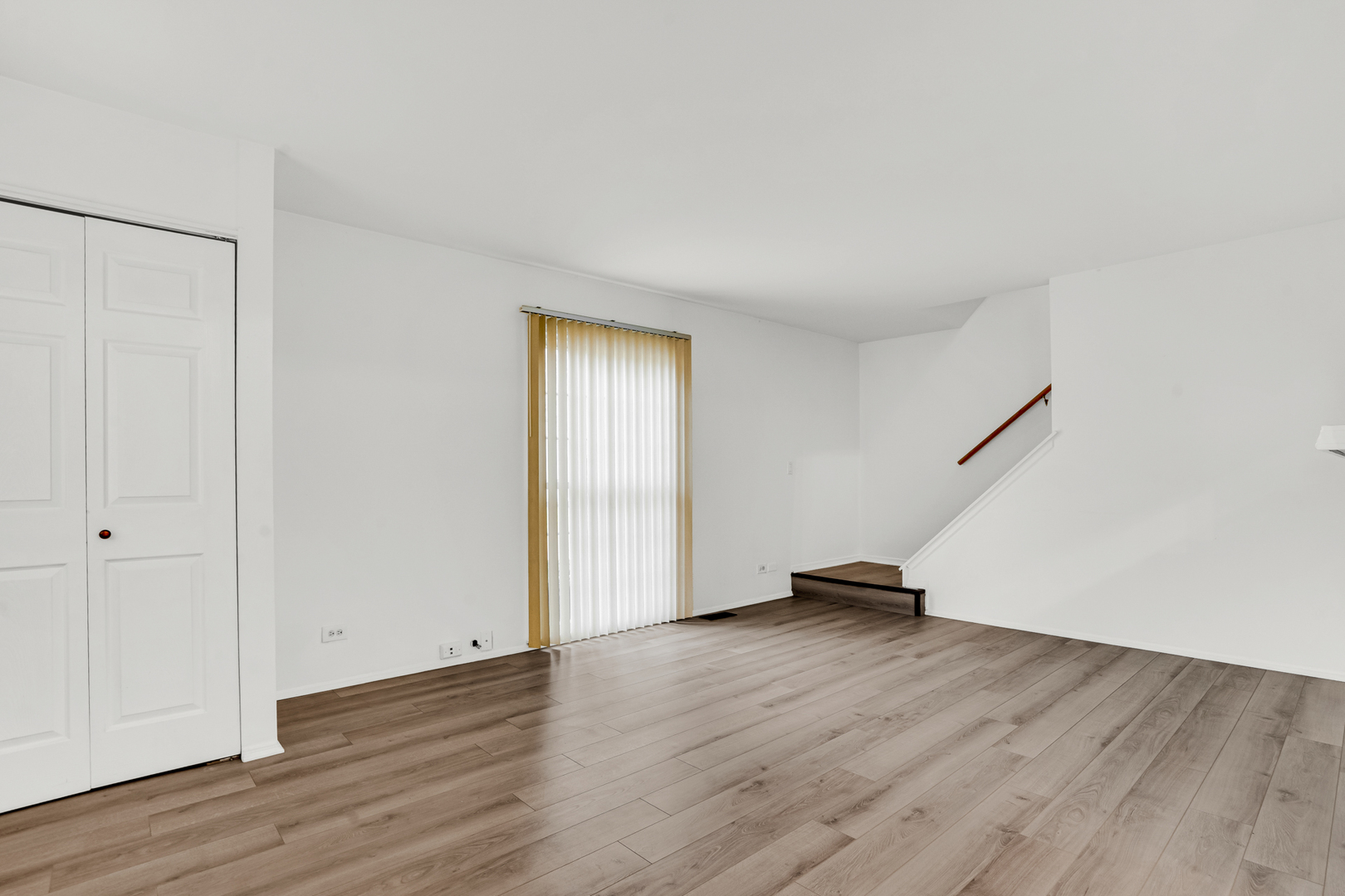 1120 Mount Vernon Court #C, Wheaton, IL 60189