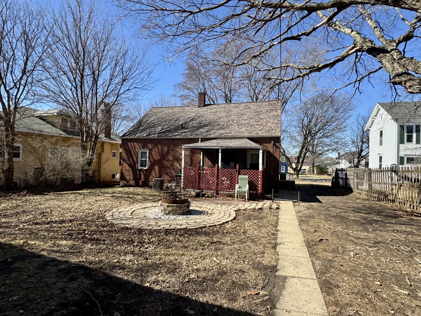216 S Main Street, Sheffield, IL 61361