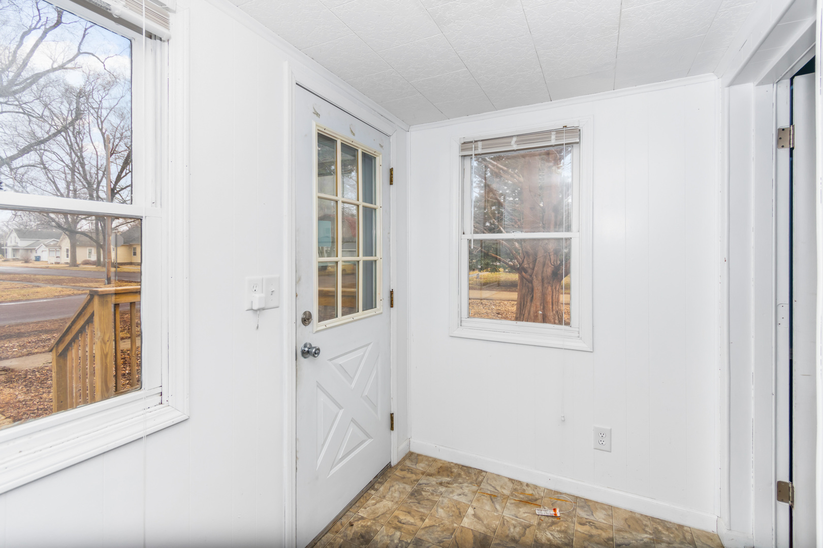 102 S Eastern Avenue, Minier, IL 61759