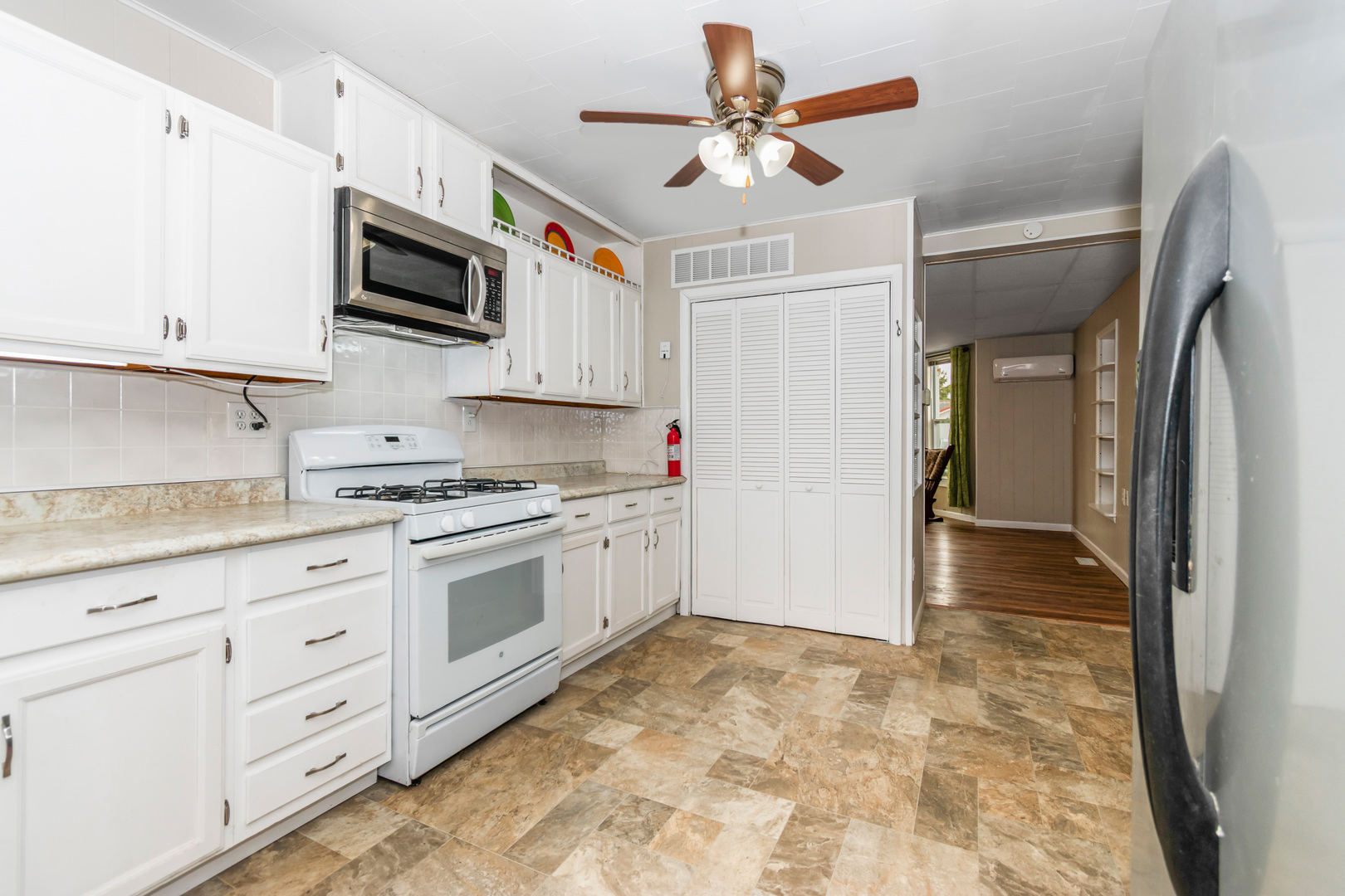 102 S Eastern Avenue, Minier, IL 61759