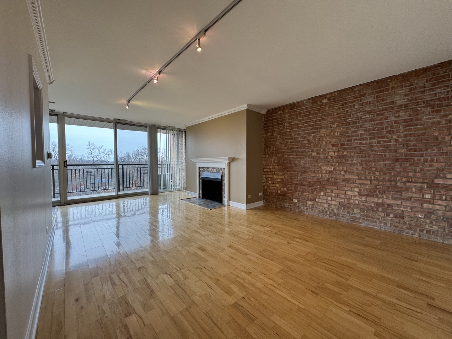 6020 Oakwood Drive #5E, Lisle, IL 60532