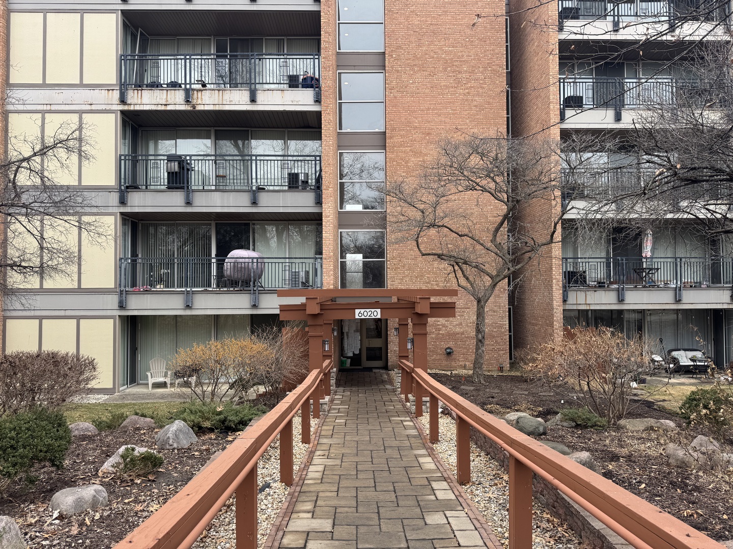 6020 Oakwood Drive #5E, Lisle, IL 60532