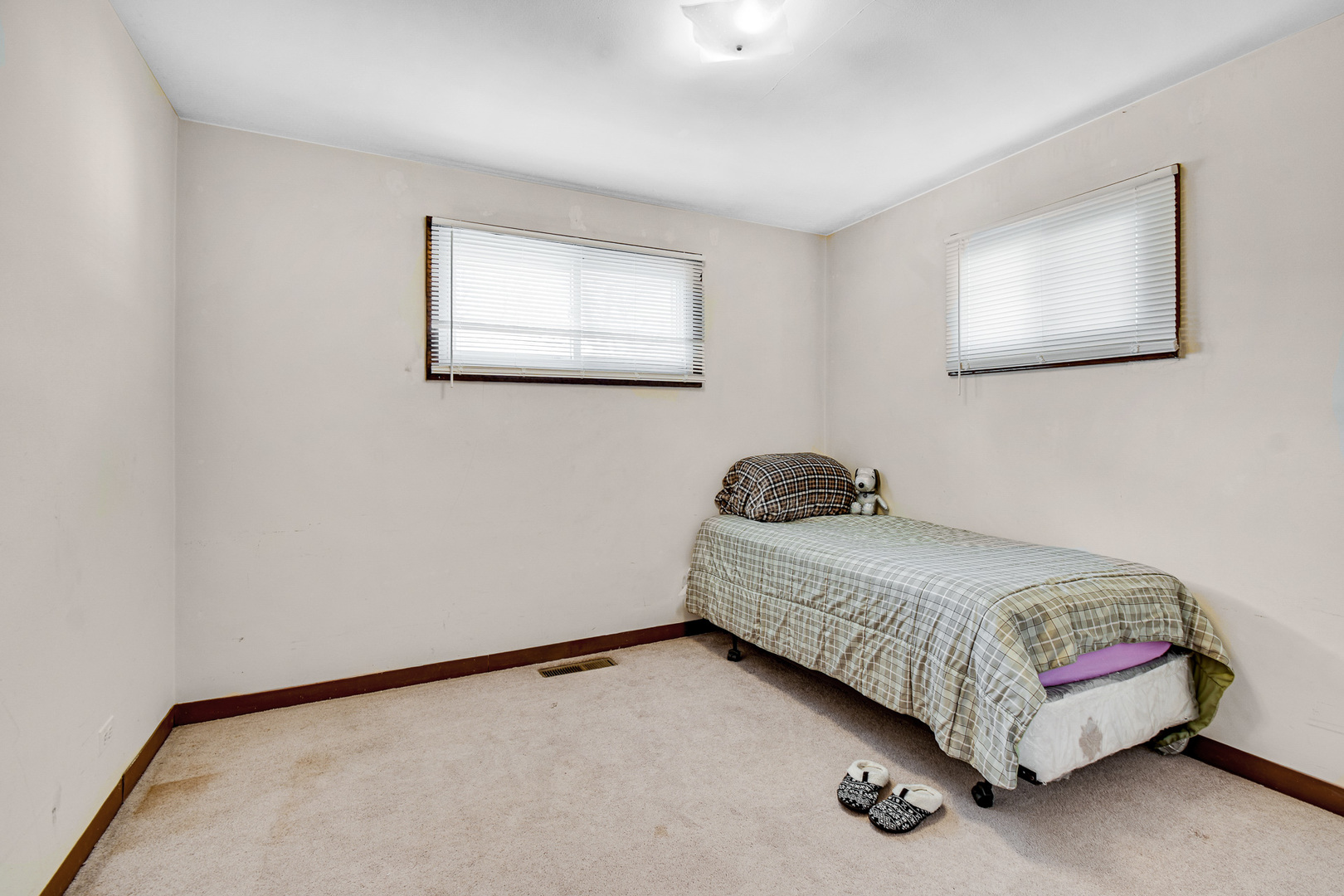 686 E 155th Street, South Holland, IL 60473