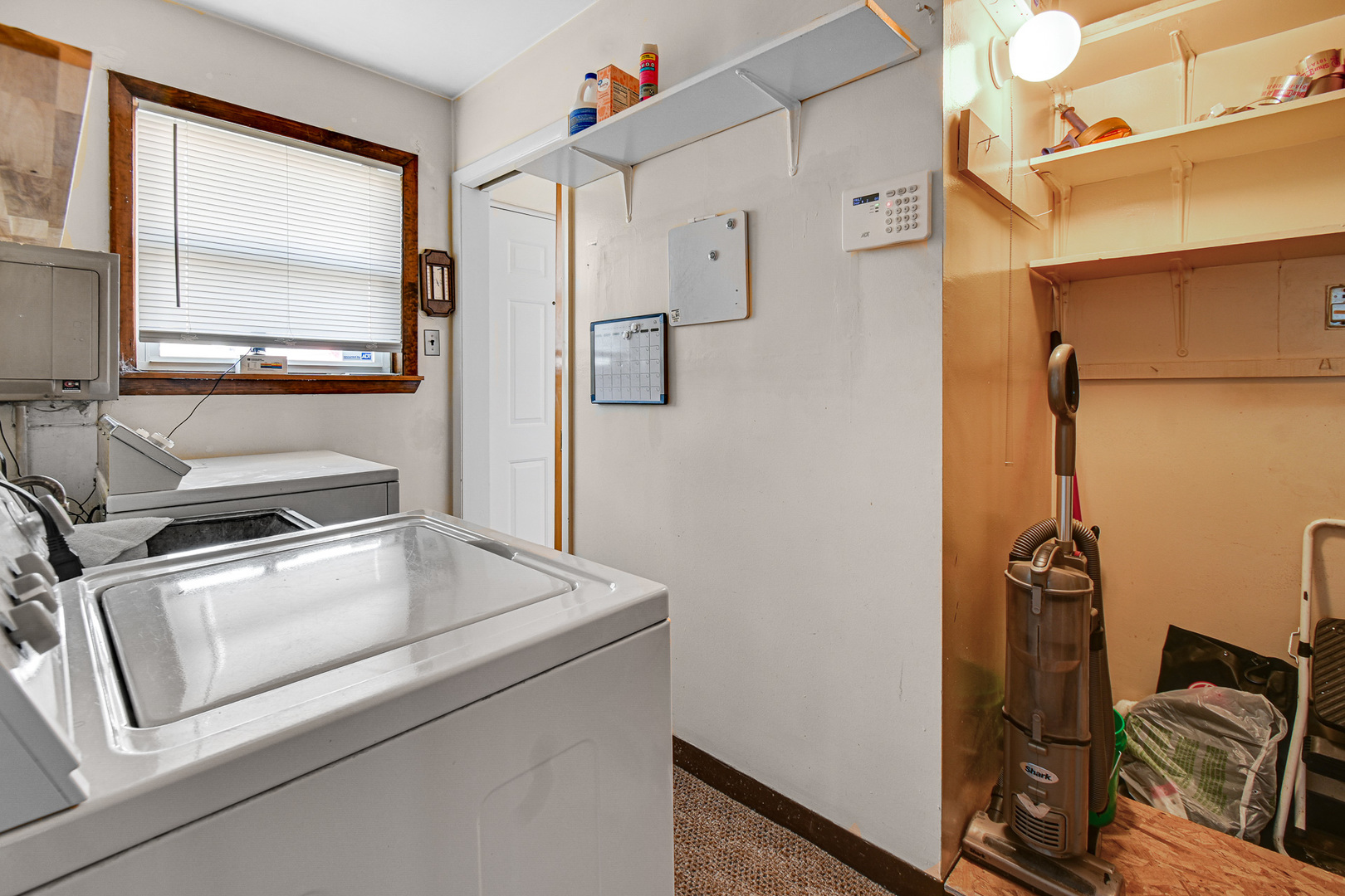 686 E 155th Street, South Holland, IL 60473