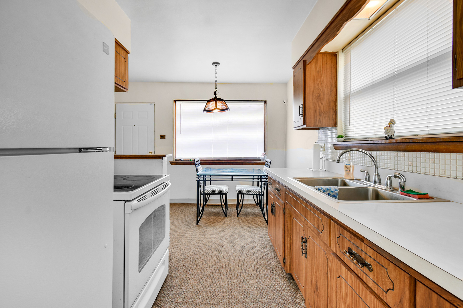 686 E 155th Street, South Holland, IL 60473