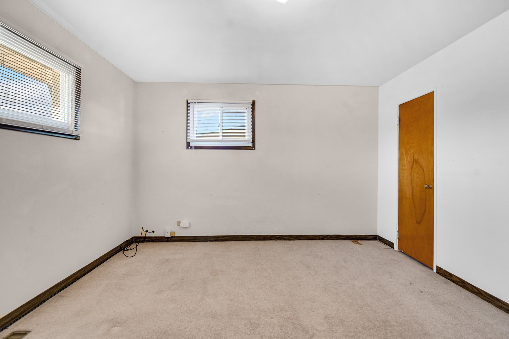 686 E 155th Street, South Holland, IL 60473