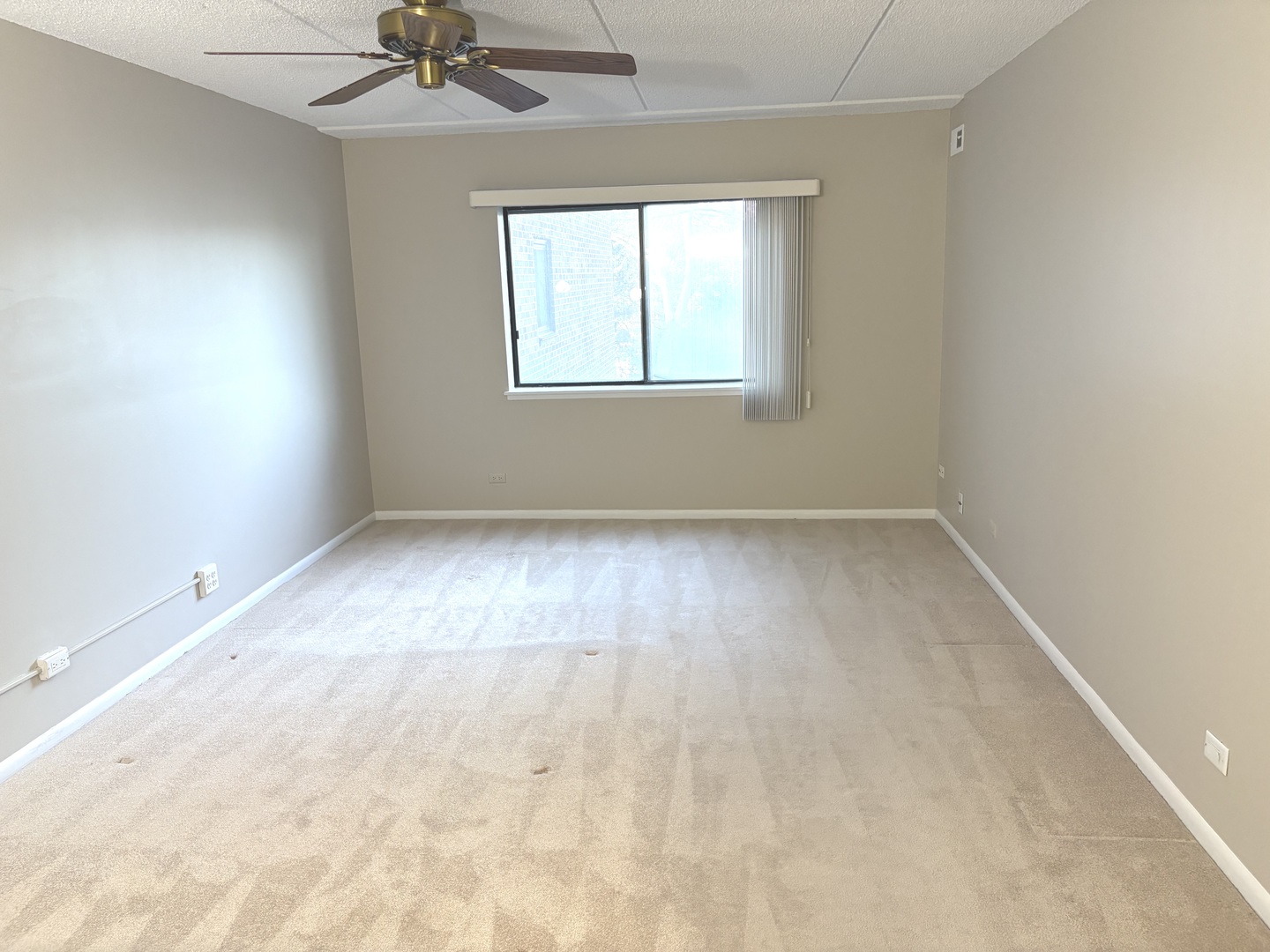 920 Vose Drive #304, Gurnee, IL 60031