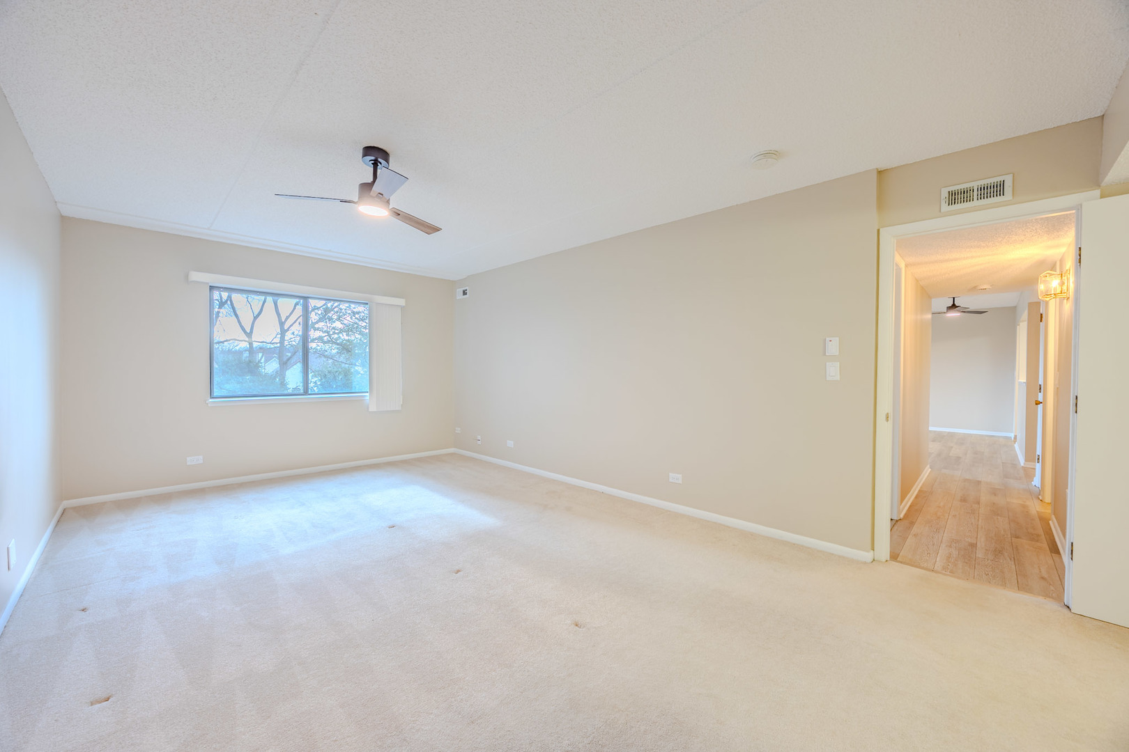 920 Vose Drive #304, Gurnee, IL 60031