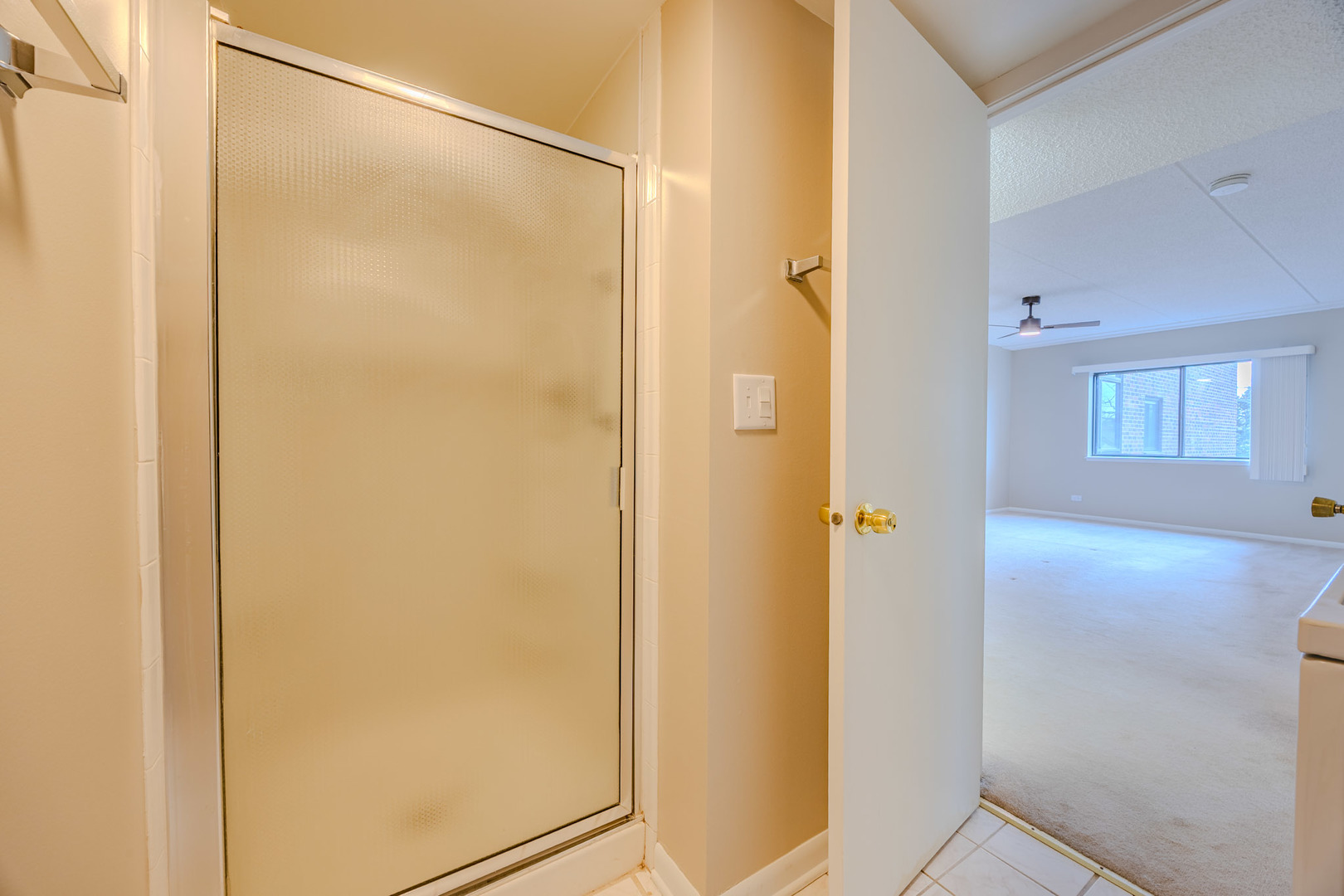 920 Vose Drive #304, Gurnee, IL 60031