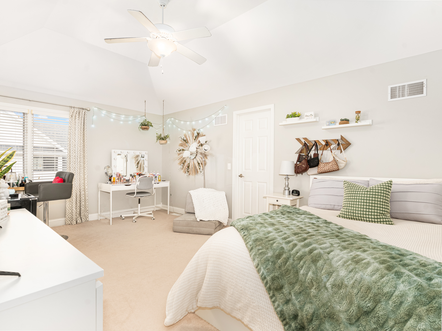 25736 W Sunnymere Drive, Plainfield, IL 60585