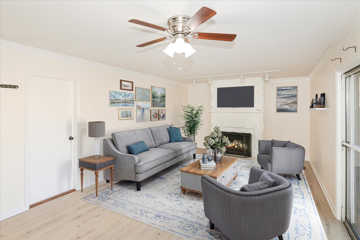 760 Longford Drive, Roselle, IL 60172